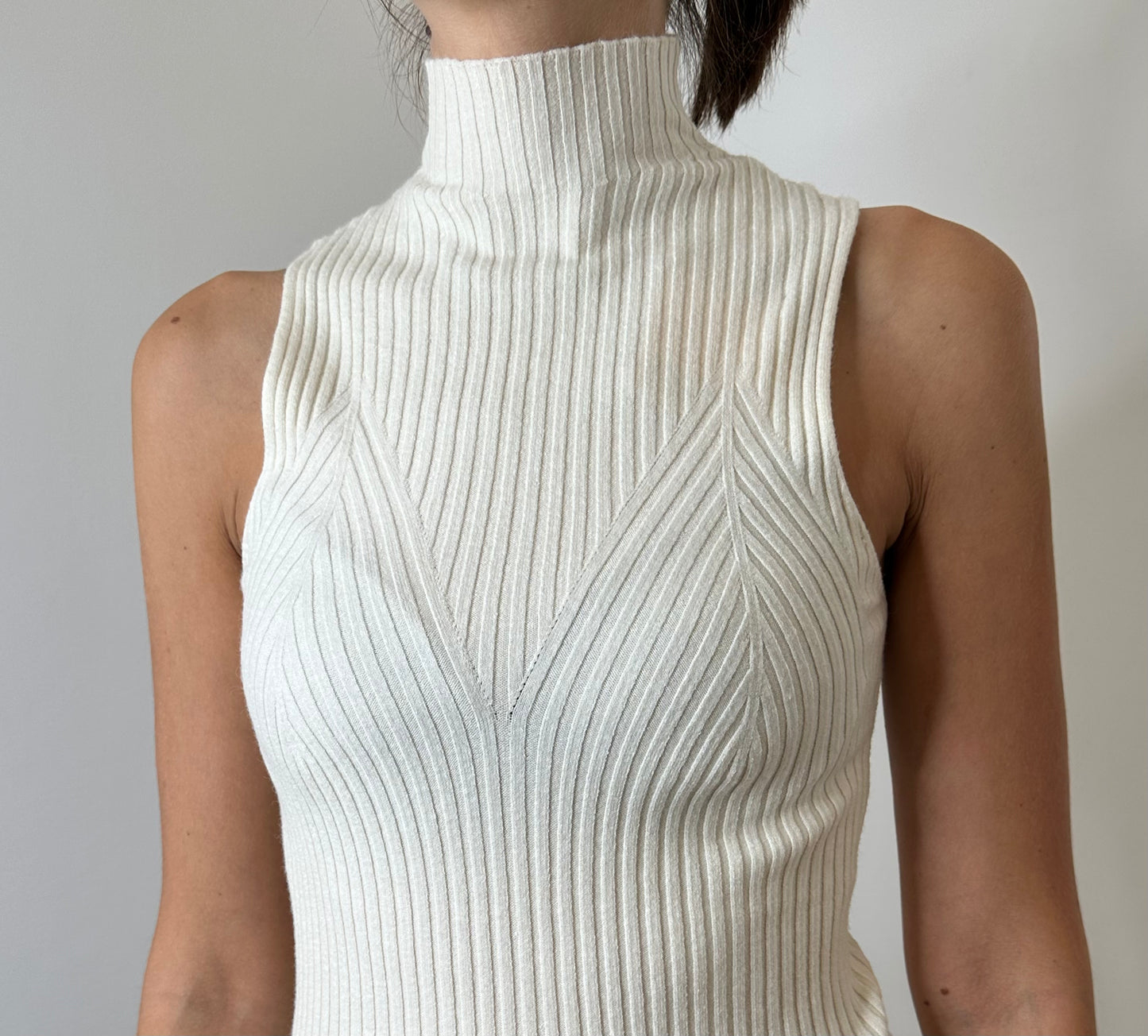 Lupetto smanicato bianco