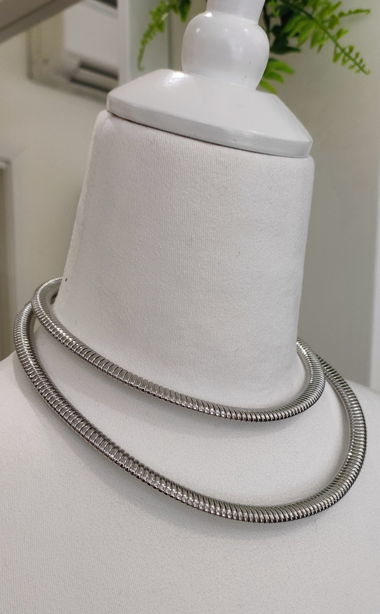 Collana rigida doppia