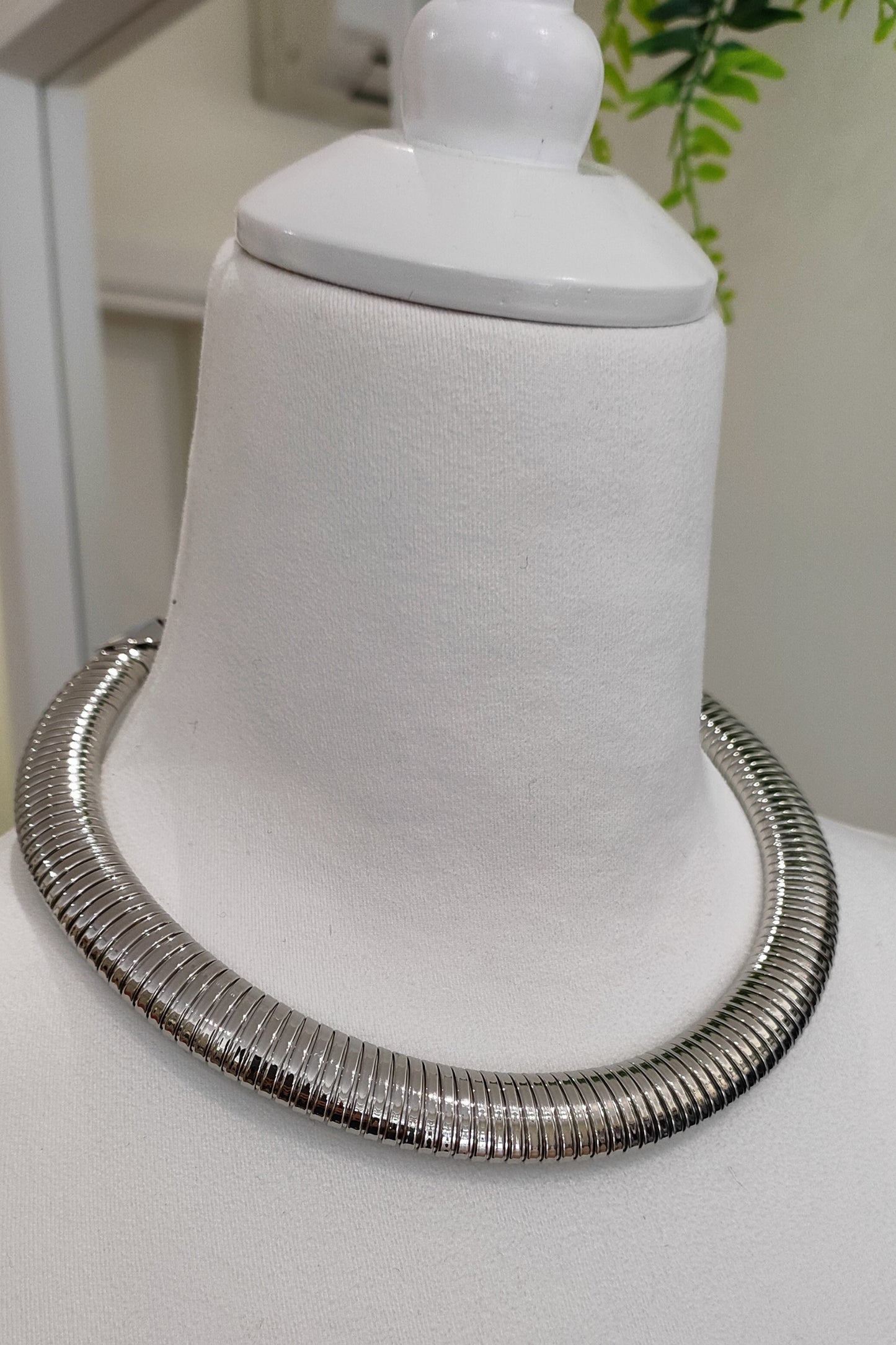 Collana rigida