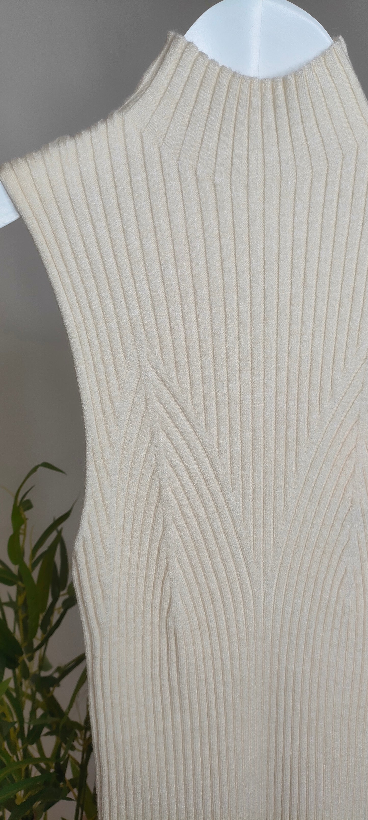 Lupetto smanicato bianco