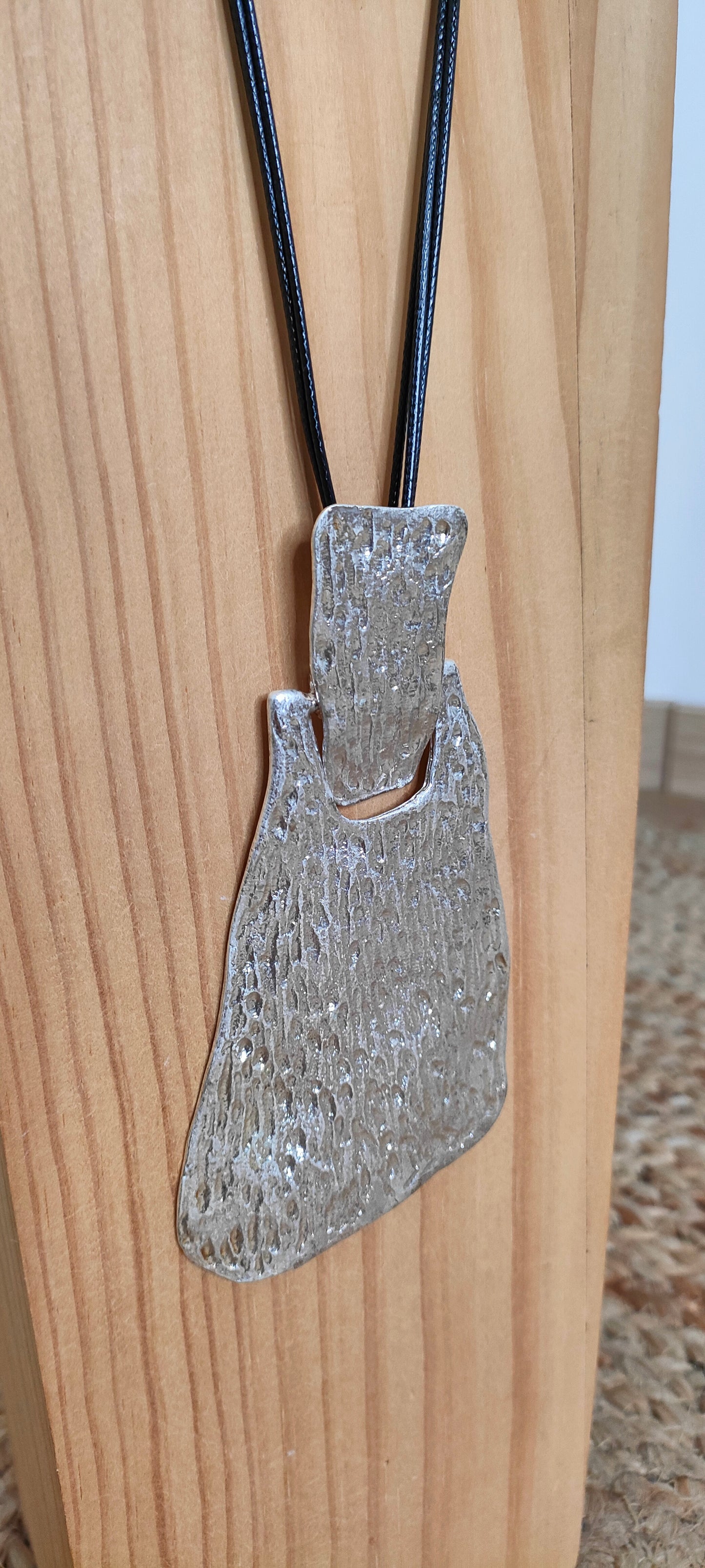 Collana etnica