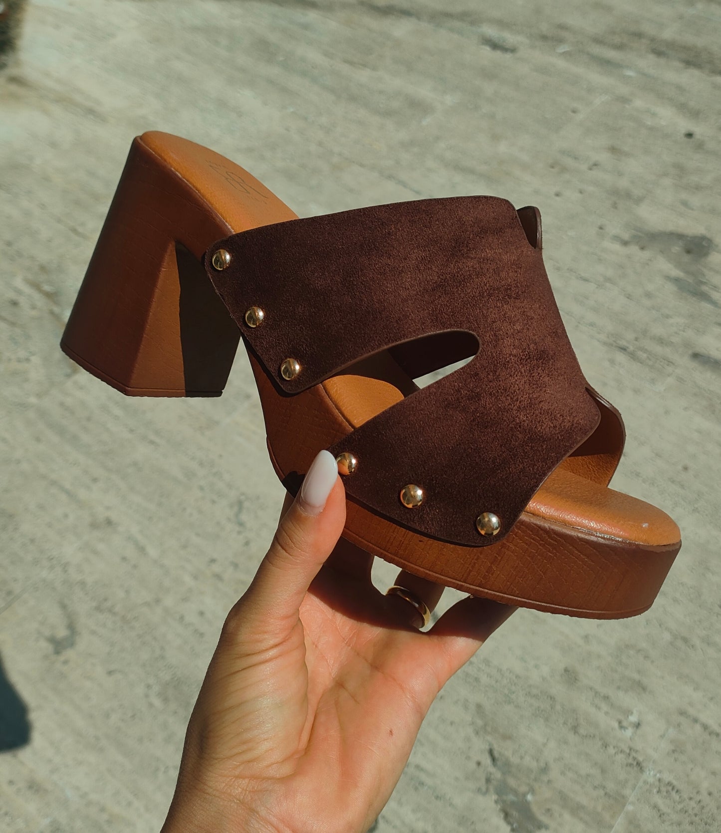 Zoccolo marrone