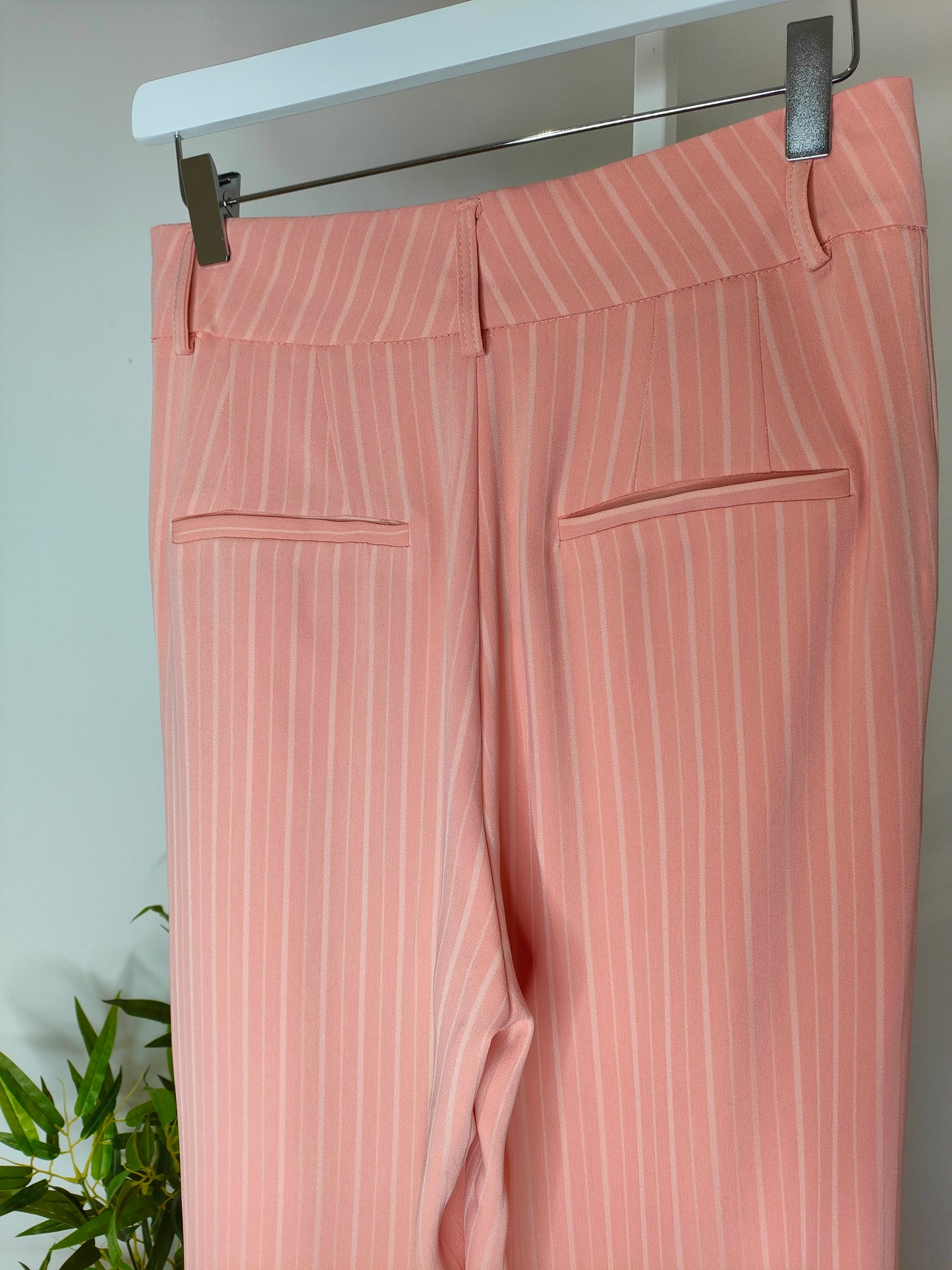 Pantalone completo gessato rosa