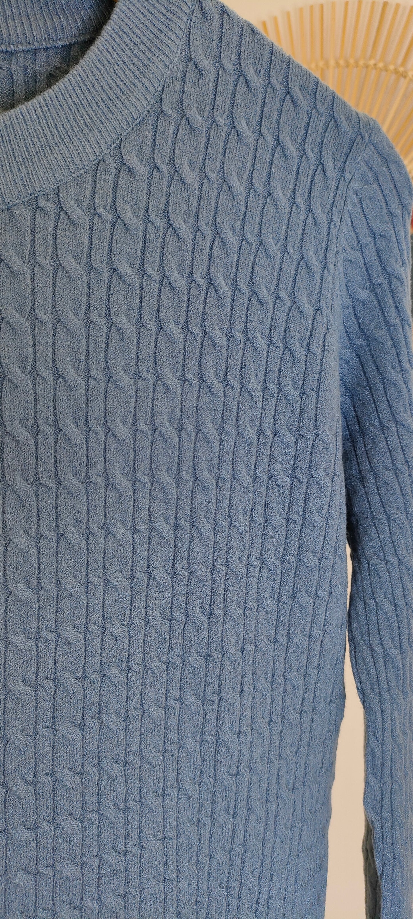 Maglia treccia azzurra